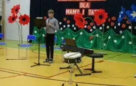 Koncert muzyczny uczni&oacute;w Państwowej Szkoły Muzycznej w PSP w Godowie 21