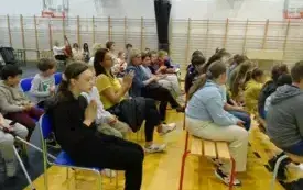 Koncert muzyczny uczni&oacute;w Państwowej Szkoły Muzycznej w PSP w Godowie 23