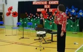 Koncert muzyczny uczni&oacute;w Państwowej Szkoły Muzycznej w PSP w Godowie 25