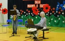 Koncert muzyczny uczni&oacute;w Państwowej Szkoły Muzycznej w PSP w Godowie 27