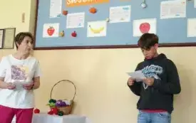 Jedzmy zdrowo i kolorowo - program edukacyjny w PSP w Godowie 9