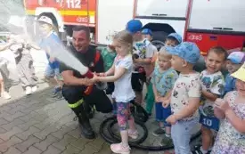 Przedszkolaki z Chybic z wizytą w Ochotniczej Straży Pożarnej w Nieczulicach 14