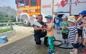Przedszkolaki z Chybic z wizytą w Ochotniczej Straży Pożarnej w Nieczulicach 17