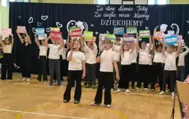 Dzień Mamy i Taty w PSP im. W. Pomianowskiej w Radkowicach 16