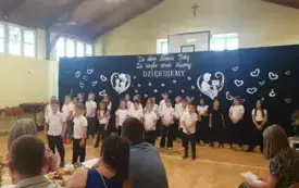 Dzień Mamy i Taty w PSP im. W. Pomianowskiej w Radkowicach 24