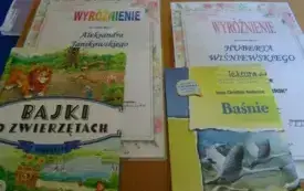 M&oacute;j lekturnik w bibliotece szkolnej w Godowie 12