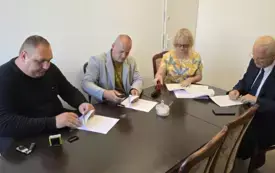 Galeria aktualności Remont budynku OSP w Brzeziu &ndash; podpisano umowę z wykonawcą 2