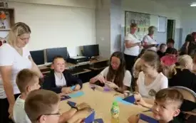 Warsztaty wycinanki świętokrzyskiej w Publicznej Szkole Podstawowej im. Feliksa Szczęsnego Karnickiego w Chybicach 20