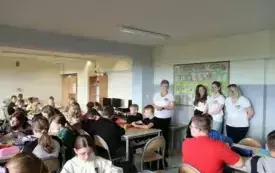 Warsztaty wycinanki świętokrzyskiej w Publicznej Szkole Podstawowej im. Feliksa Szczęsnego Karnickiego w Chybicach 23
