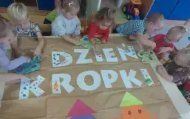 Dzień Kropki u przedszkolak&oacute;w w Chybicach 11