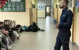 Spotkanie uczni&oacute;w PSP w Godowie z Policją - Bezpieczna droga do szkoły 2