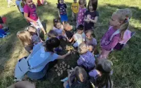 Przedszkolaki z Chybic żegnają lato, witają jesień 1