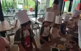 Wycieczka do &bdquo;Kombinatu Formy&rdquo; 20