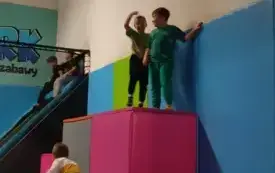 Wycieczka do &bdquo;Kombinatu Formy&rdquo; 23