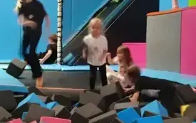 Wycieczka do &bdquo;Kombinatu Formy&rdquo; 24