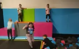 Wycieczka do &bdquo;Kombinatu Formy&rdquo; 64