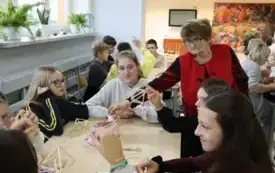 PSP Chybice- Warsztaty tworzenia &bdquo;pająk&oacute;w ludowych&rdquo; w naszej szkole 18