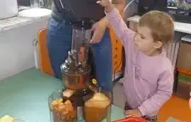 "Kto soki pije, ten długo żyje!" 22