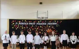 O szkole- przy pięknie jesieni&hellip; Akademia z okazji Dnia Nauczyciela w Publicznej Szkole Podstawowej im. Feliksa Szczęsnego Karnickiego w Chybicach 4