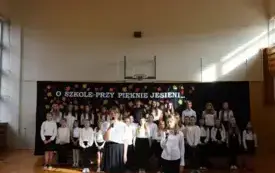 O szkole- przy pięknie jesieni&hellip; Akademia z okazji Dnia Nauczyciela w Publicznej Szkole Podstawowej im. Feliksa Szczęsnego Karnickiego w Chybicach 6