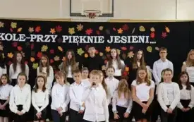 O szkole- przy pięknie jesieni&hellip; Akademia z okazji Dnia Nauczyciela w Publicznej Szkole Podstawowej im. Feliksa Szczęsnego Karnickiego w Chybicach 14