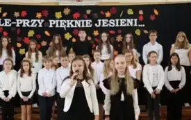 O szkole- przy pięknie jesieni&hellip; Akademia z okazji Dnia Nauczyciela w Publicznej Szkole Podstawowej im. Feliksa Szczęsnego Karnickiego w Chybicach 19