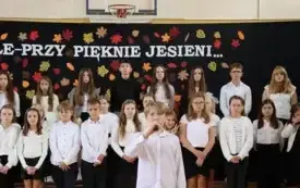 O szkole- przy pięknie jesieni&hellip; Akademia z okazji Dnia Nauczyciela w Publicznej Szkole Podstawowej im. Feliksa Szczęsnego Karnickiego w Chybicach 20
