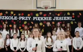 O szkole- przy pięknie jesieni&hellip; Akademia z okazji Dnia Nauczyciela w Publicznej Szkole Podstawowej im. Feliksa Szczęsnego Karnickiego w Chybicach 22
