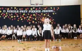 O szkole- przy pięknie jesieni&hellip; Akademia z okazji Dnia Nauczyciela w Publicznej Szkole Podstawowej im. Feliksa Szczęsnego Karnickiego w Chybicach 23