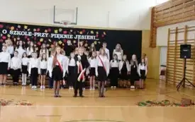 O szkole- przy pięknie jesieni&hellip; Akademia z okazji Dnia Nauczyciela w Publicznej Szkole Podstawowej im. Feliksa Szczęsnego Karnickiego w Chybicach 29