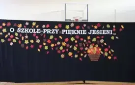 O szkole- przy pięknie jesieni&hellip; Akademia z okazji Dnia Nauczyciela w Publicznej Szkole Podstawowej im. Feliksa Szczęsnego Karnickiego w Chybicach 33