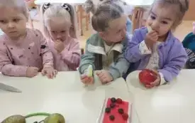 PSP Chybice- Światowy Dzień Owoc&oacute;w i Warzyw u przedszkolak&oacute;w 11