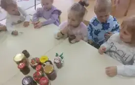 PSP Chybice- Światowy Dzień Owoc&oacute;w i Warzyw u przedszkolak&oacute;w 16