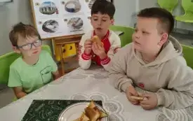 Dzień Chleba w świetlicy szkolnej PSP w Łomnie 4