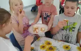 Dzień Chleba w świetlicy szkolnej PSP w Łomnie 14