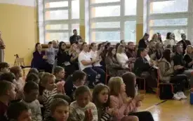 PSP Chybice- Uroczyste ślubowanie uczni&oacute;w klas pierwszych 6