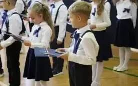 PSP Chybice- Uroczyste ślubowanie uczni&oacute;w klas pierwszych 11