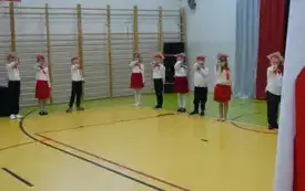 Ślubowanie i pasowanie na uczni&oacute;w klasy pierwszej PSP w Godowie 20