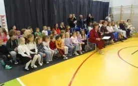 Ślubowanie i pasowanie na uczni&oacute;w klasy pierwszej PSP w Godowie 36