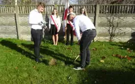 Tysiąc Dęb&oacute;w na Tysiąclecie Państwa Polskiego - PSP Łomno 16