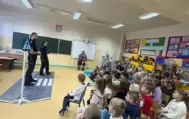 PSP Chybice- Spotkanie z Policją &ndash; Bezpieczna droga do szkoły 4