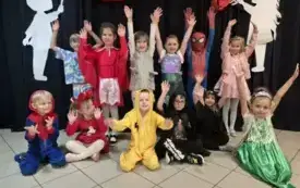 Postaci z bajek Dąbrowa 25 4