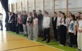 "Szkoła do Hymnu" w PSP w Godowie 6