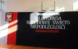 Akademia z okazji Narodowego Święta Niepodległości w Publicznej Szkole Podstawowej  im. Feliksa Szczęsnego Karnickiego w Chybicach 1