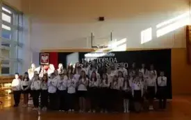Akademia z okazji Narodowego Święta Niepodległości w Publicznej Szkole Podstawowej  im. Feliksa Szczęsnego Karnickiego w Chybicach 3