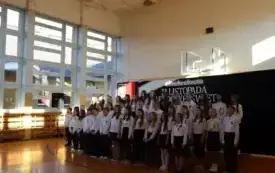 Akademia z okazji Narodowego Święta Niepodległości w Publicznej Szkole Podstawowej  im. Feliksa Szczęsnego Karnickiego w Chybicach 7