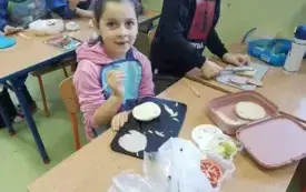 Dzień Zdrowego Śniadania w klasach I &ndash; III Publicznej Szkoły Podstawowej  w Chybicach 8