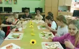 Dzień Zdrowego Śniadania w klasach I &ndash; III Publicznej Szkoły Podstawowej  w Chybicach 15