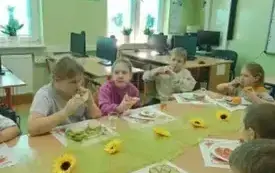 Dzień Zdrowego Śniadania w klasach I &ndash; III Publicznej Szkoły Podstawowej  w Chybicach 20