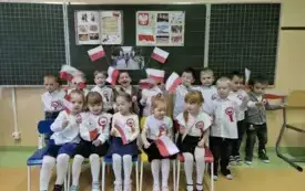 PSP Chybice- Obchody Święta Niepodległości u przedszkolak&oacute;w 1